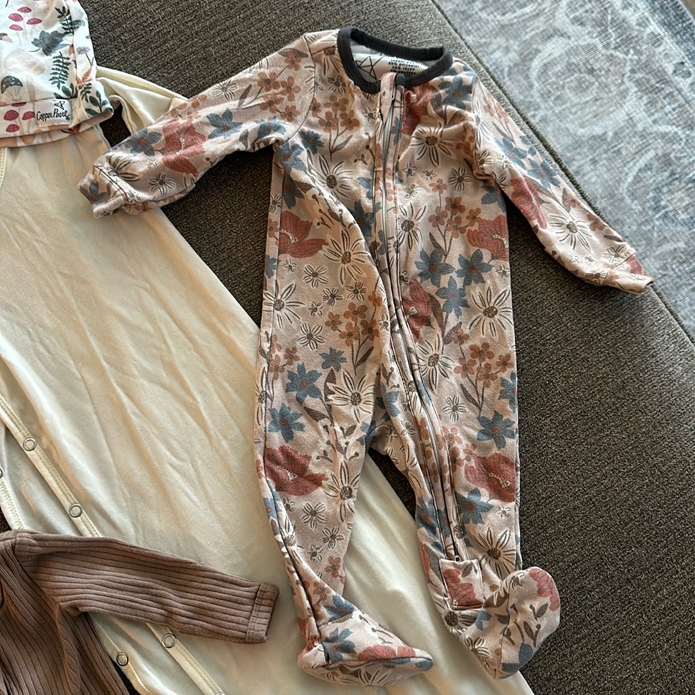 Copper and pearl and Mila and co sleeper